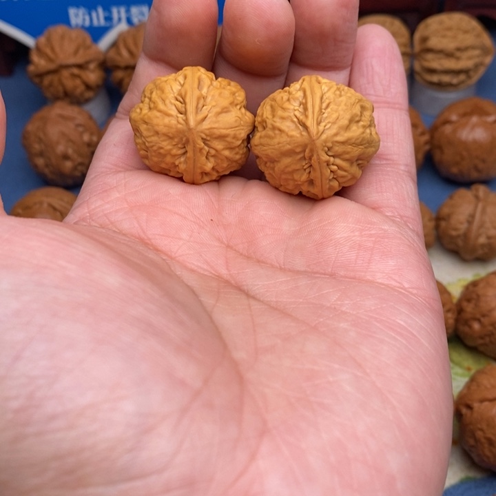 文玩核桃把件?*鲁肉龙