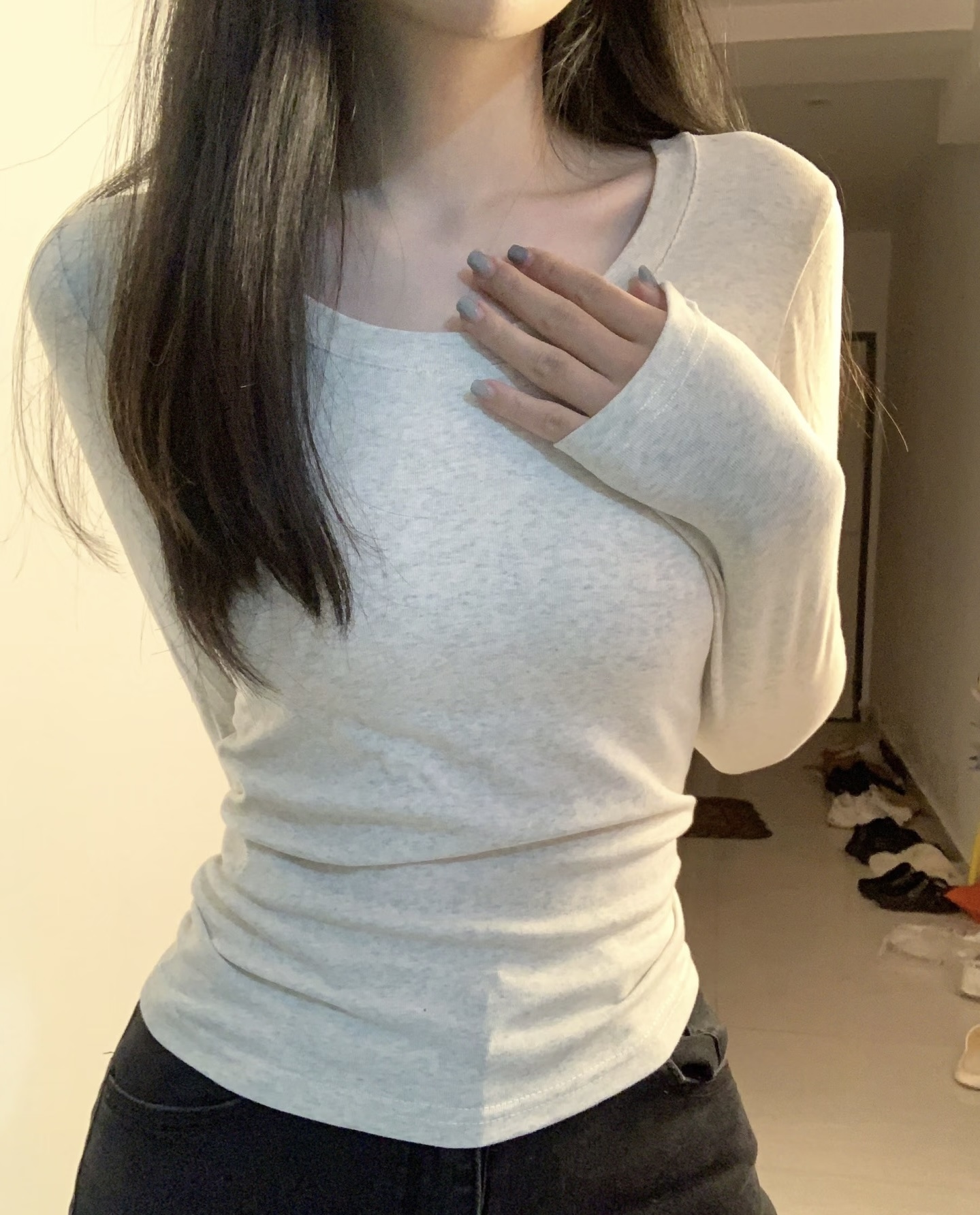 长袖V领t恤秋冬秋冬内搭方领长袖T恤纯色圆领设计感