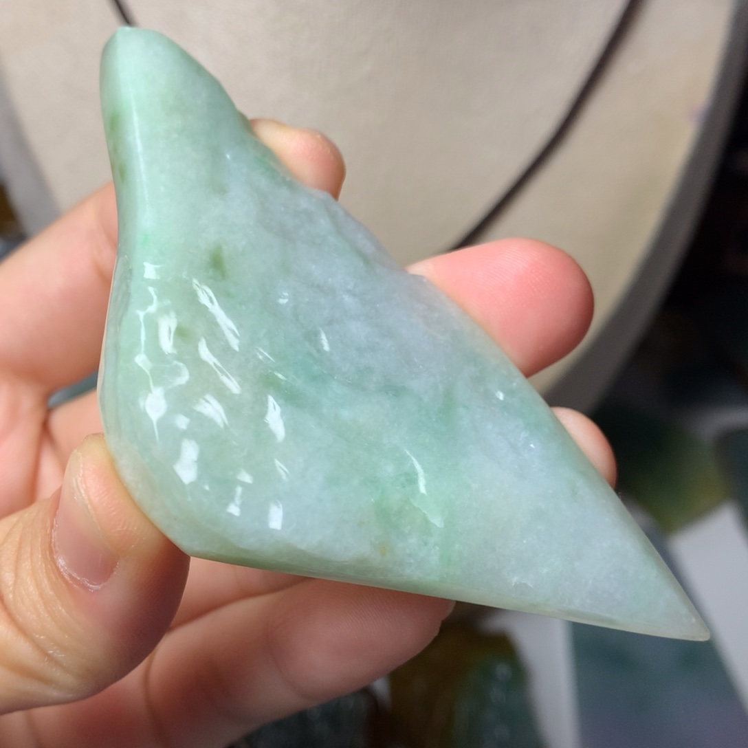 翡翠颈饰未镶嵌吊坠