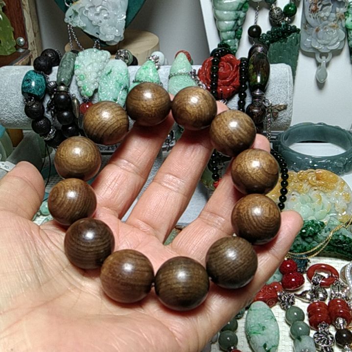 翡翠吊坠(赠链)未镶嵌