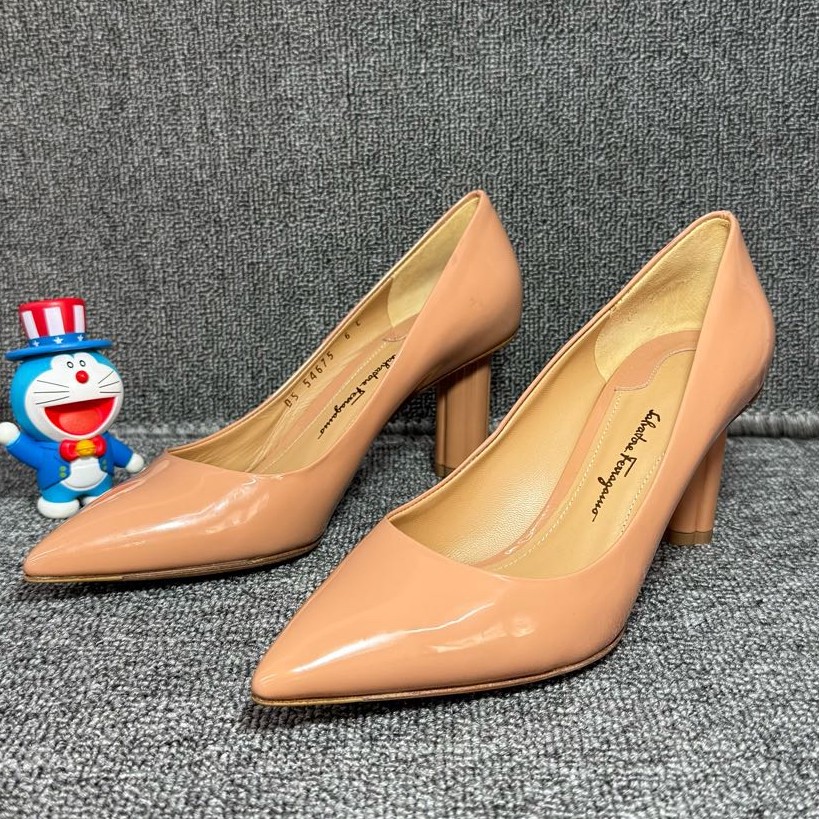 95新 FERRAGAMO/菲拉格慕 36.5码 裸色漆皮高跟鞋 D9570