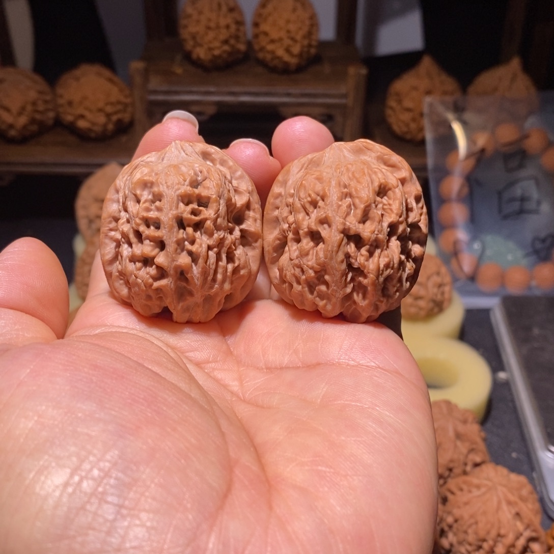 文玩核桃吊坠西北将军膀37+