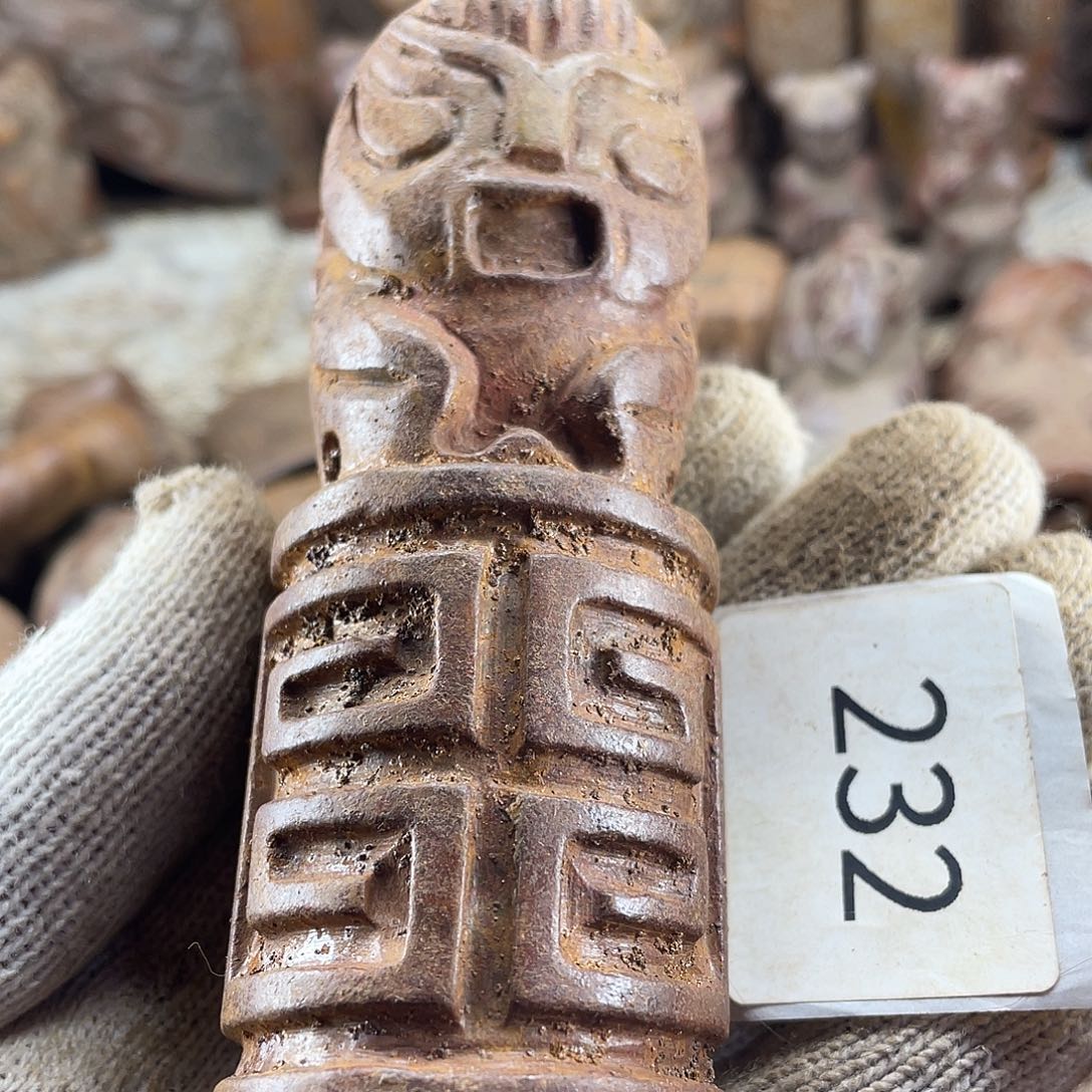 和田玉（糖玉）未镶嵌挂件