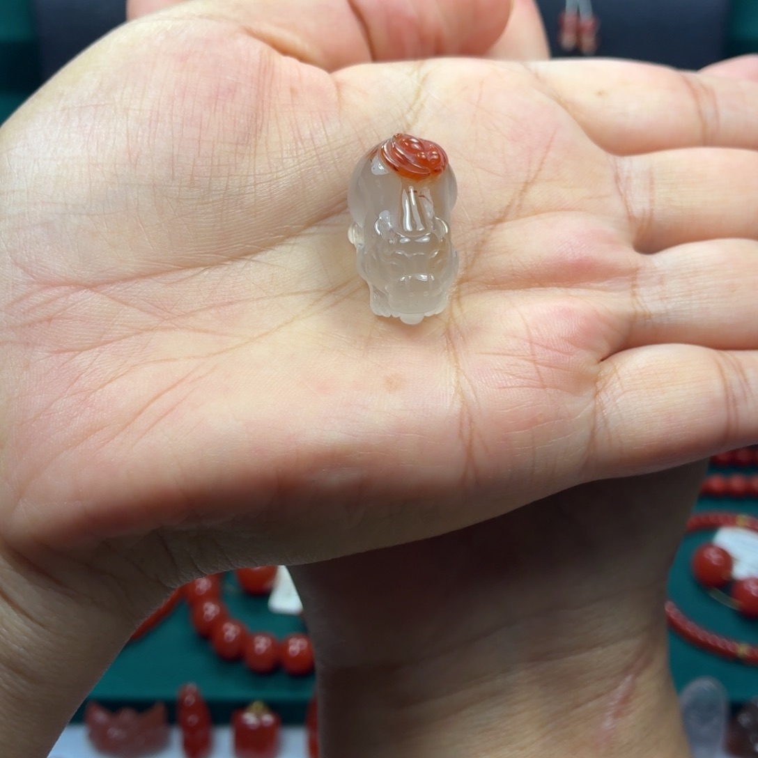 南红玛瑙未镶嵌颈饰