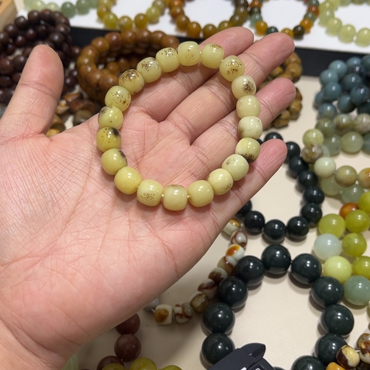 蛇纹石玉未镶嵌手链卡10.7