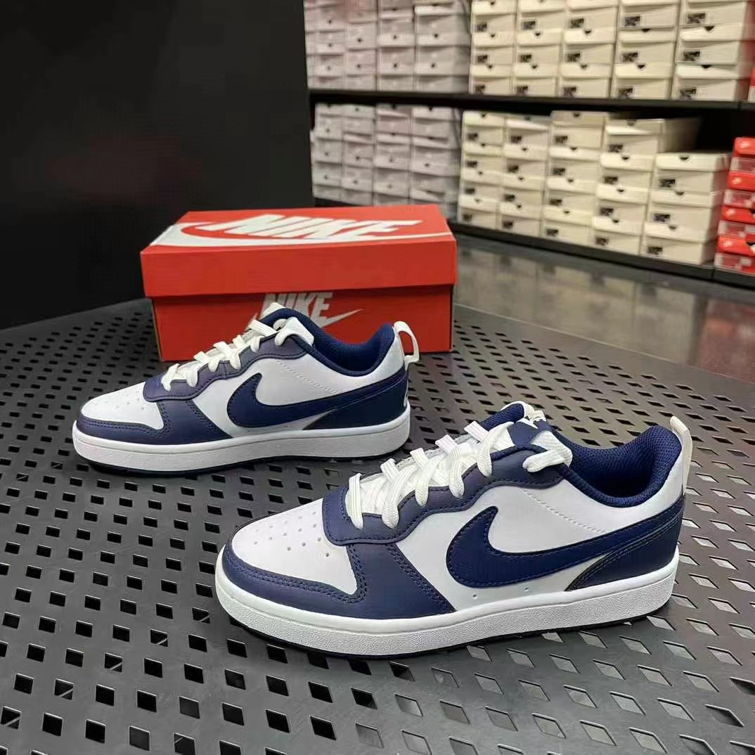 NIKE/耐克女士复古经典舒适耐磨透气休闲低帮运动板鞋BQ5448-107
