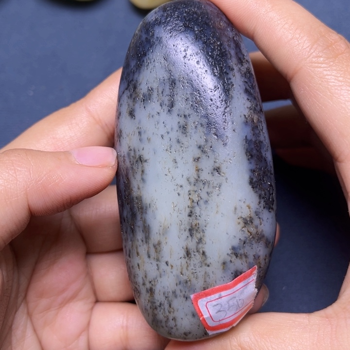 潇***枫和田玉未镶嵌珠宝奇石