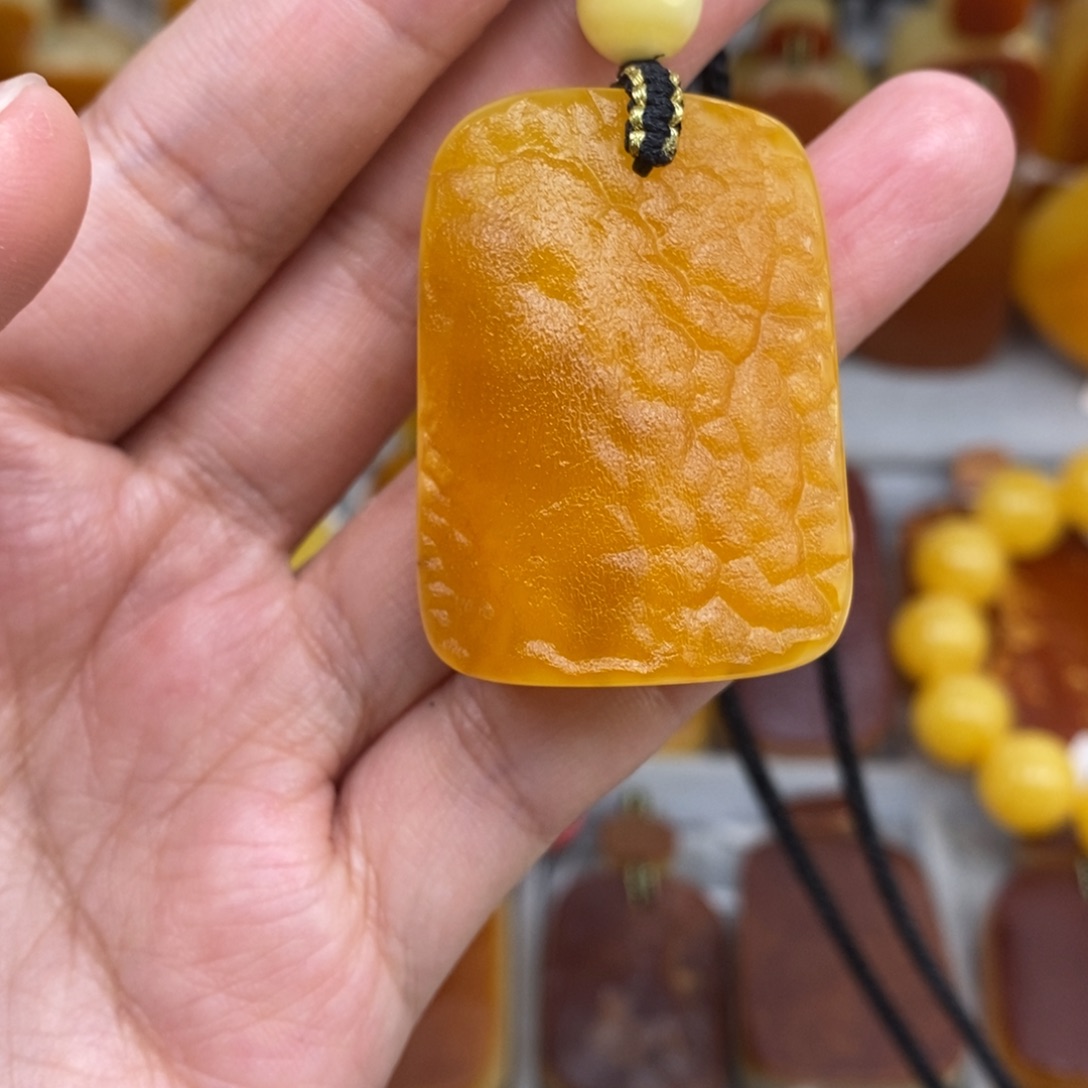 琥珀未镶嵌珠宝奇石