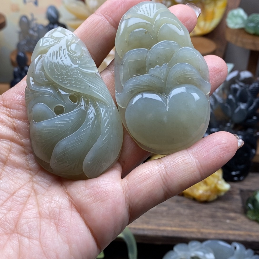 蛇纹石玉未镶嵌吊坠(不含链)微瑕