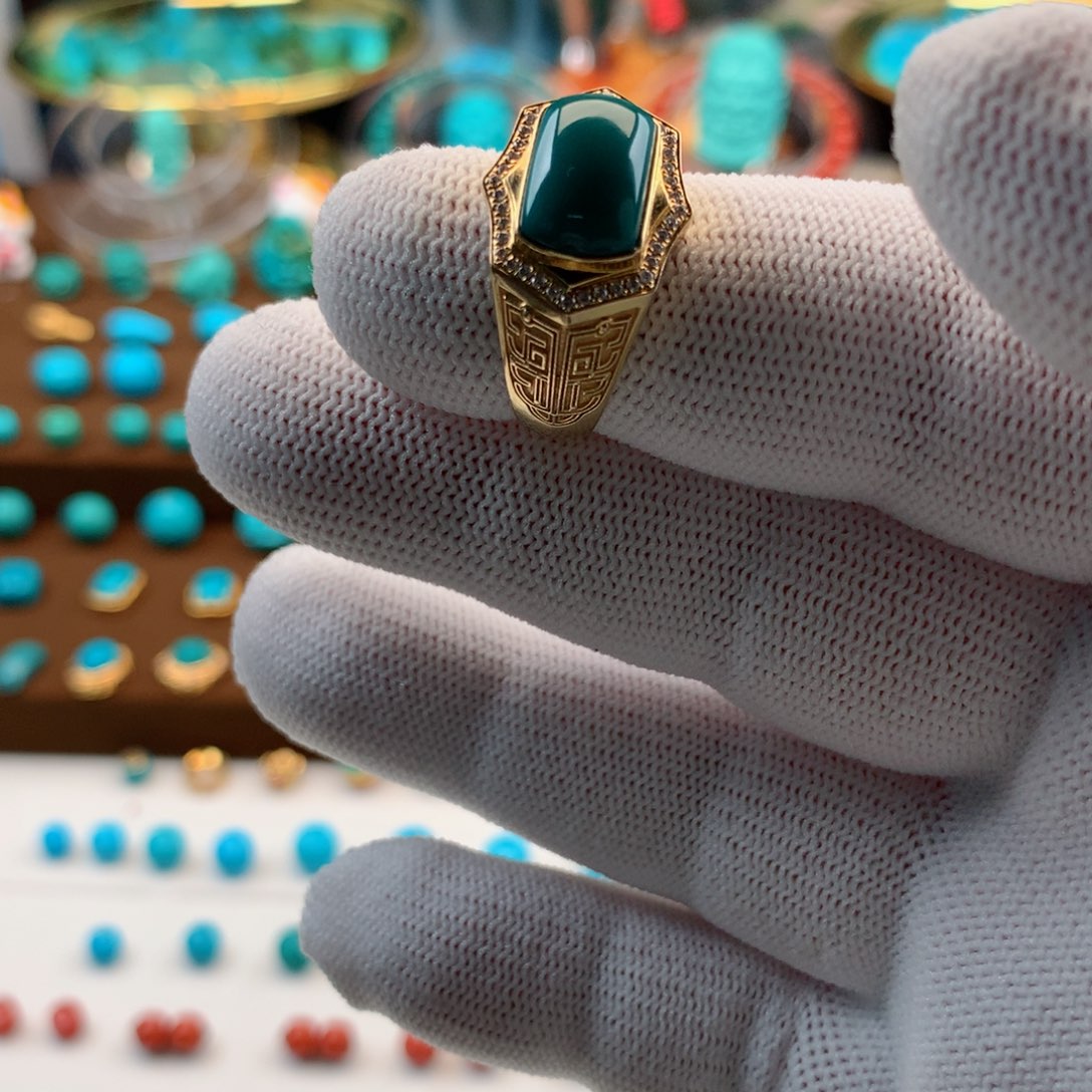 绿松石配饰18K金镶嵌努***壮