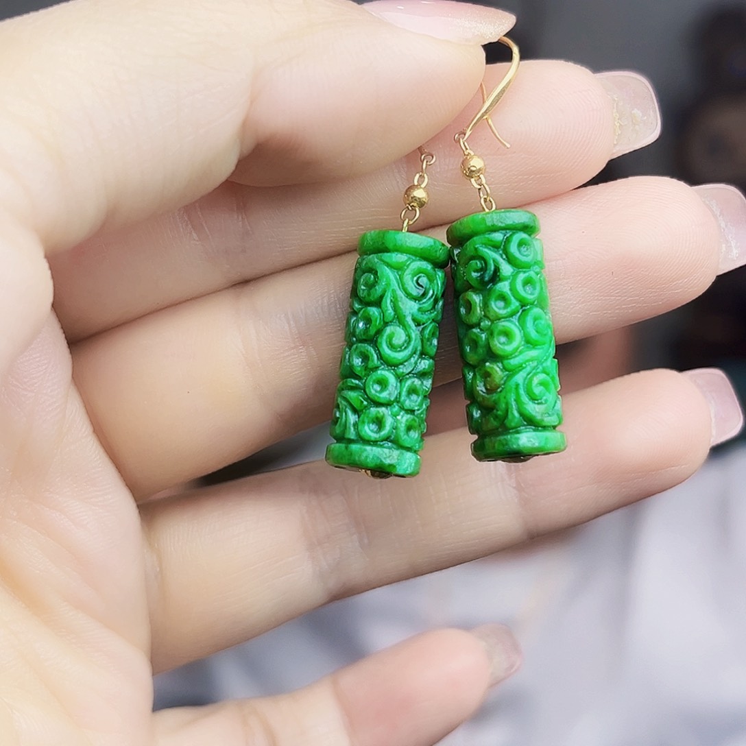 翡翠18K金镶嵌颈饰多样性