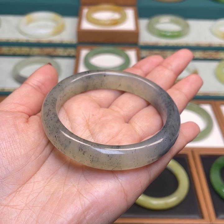 和田玉手镯未镶嵌55