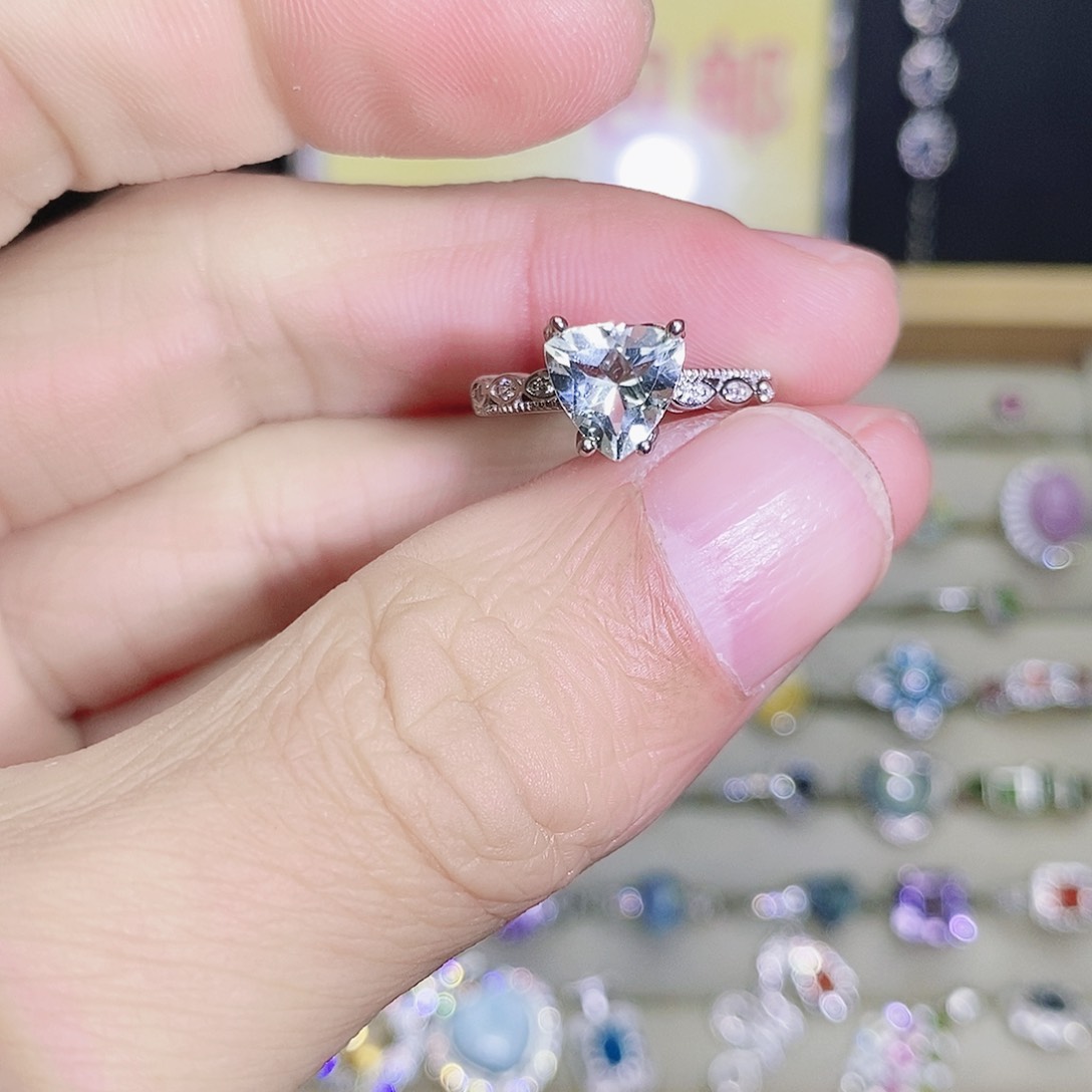 未镶嵌戒指绿水晶