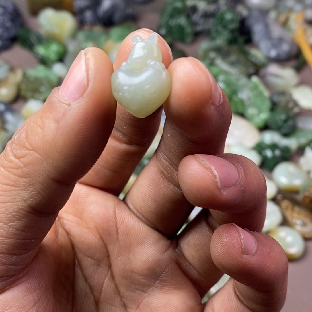 和田玉颈饰未镶嵌