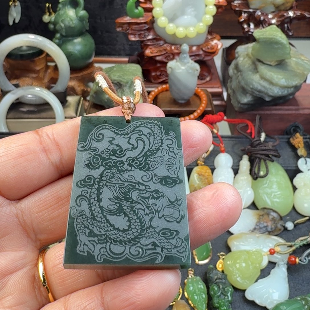 和田玉未镶嵌颈饰