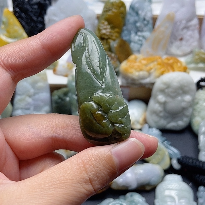 翡翠未镶嵌颈饰翡翠