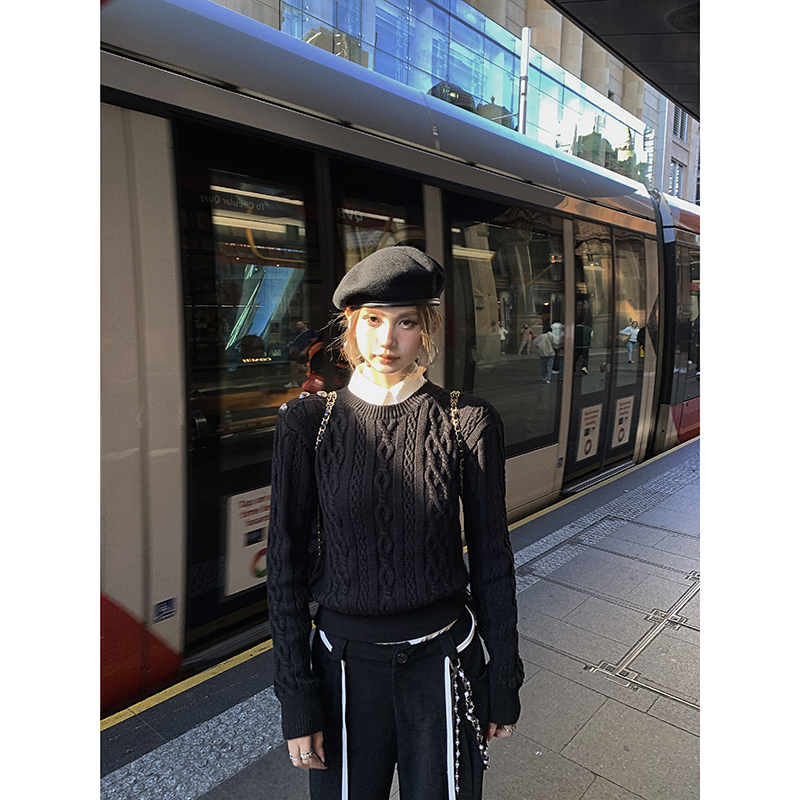 Tongiiuu 早秋藤校 假两件衬衫领绞花毛衣女宽松显瘦针织上衣冬季