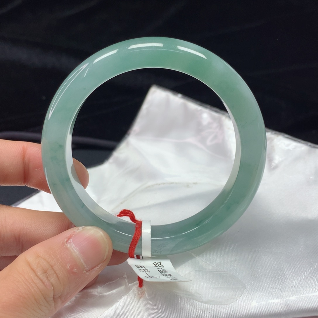 翡翠手镯（圆镯）未镶嵌56.3