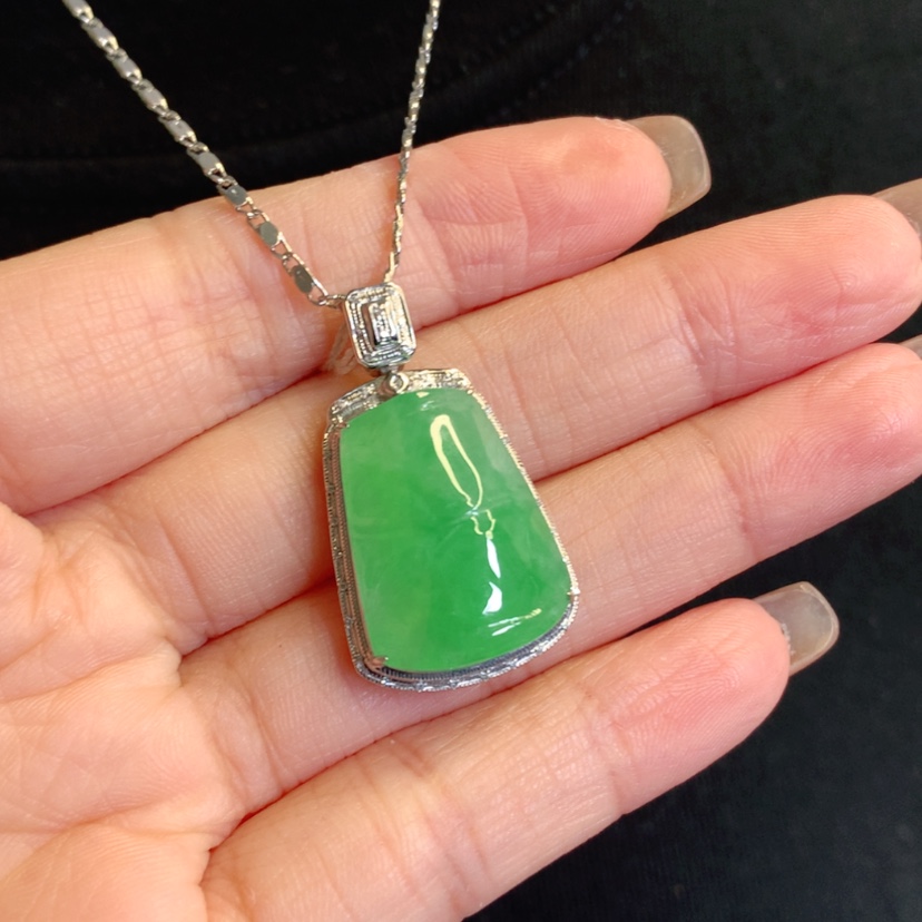 【闪购商品】翡翠18K金镶嵌吊坠(赠链)竹节