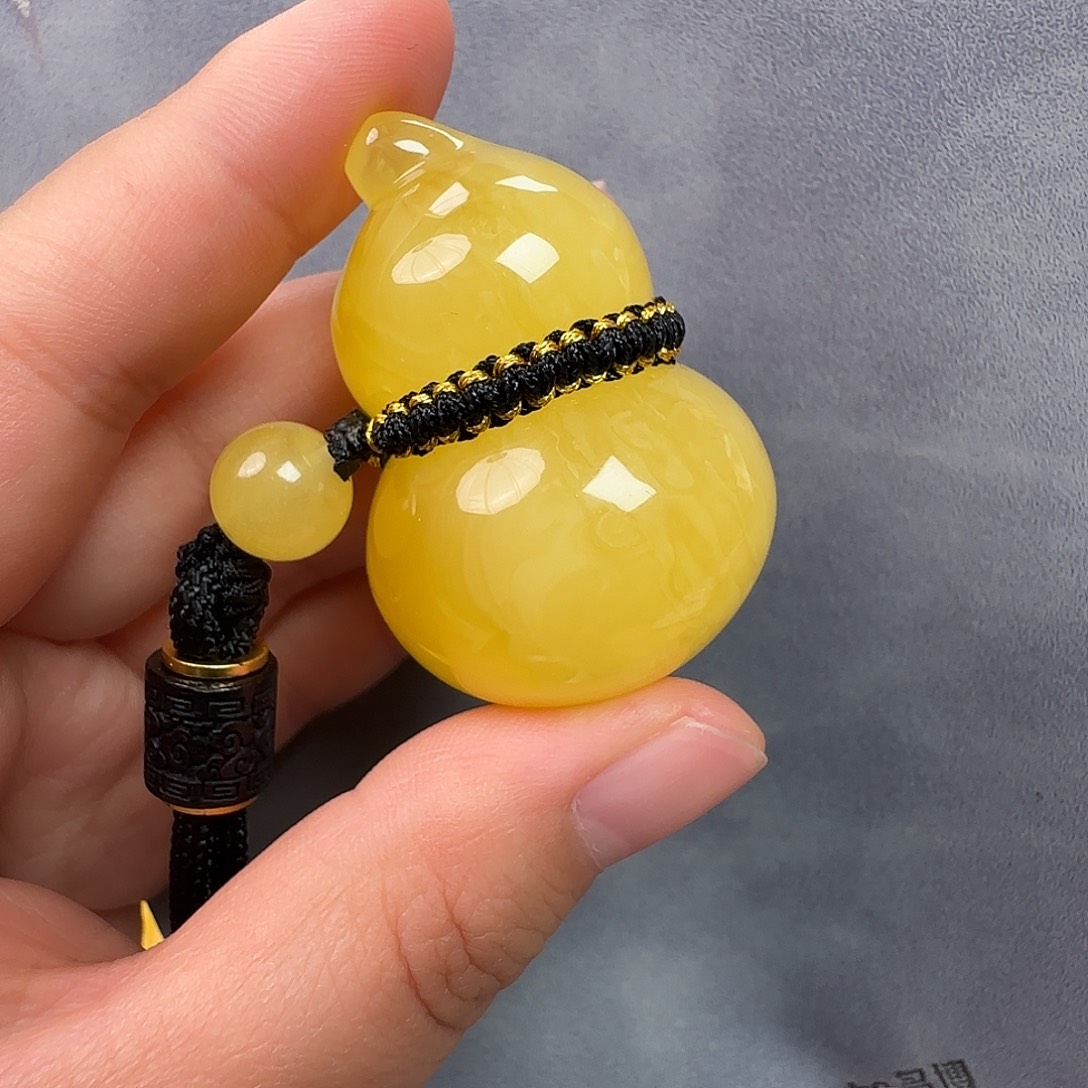 蜜蜡未镶嵌珠宝奇石
