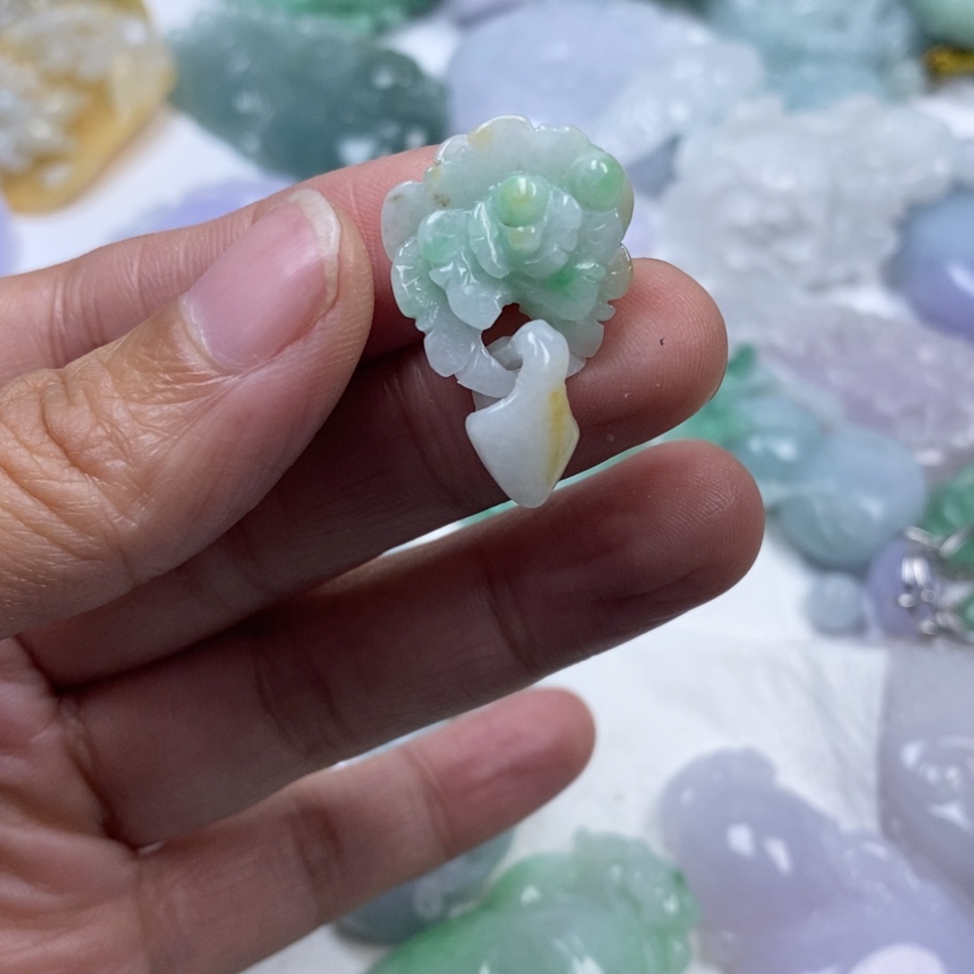 颈饰未镶嵌翡翠筱**韵翡翠