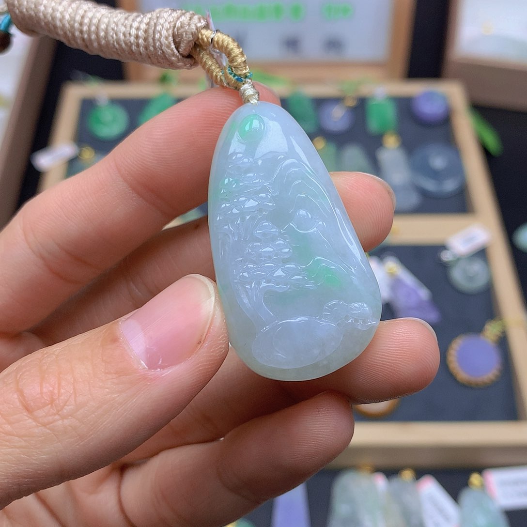 翡翠颈饰未镶嵌翡翠