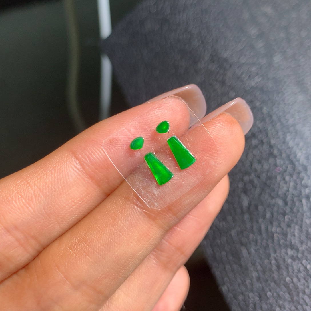 翡翠颈饰未镶嵌缓*说翡翠