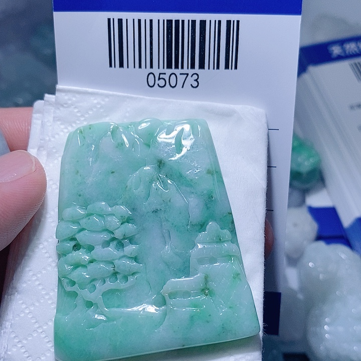 翡翠未镶嵌颈饰天光墟翡翠市场现金代购