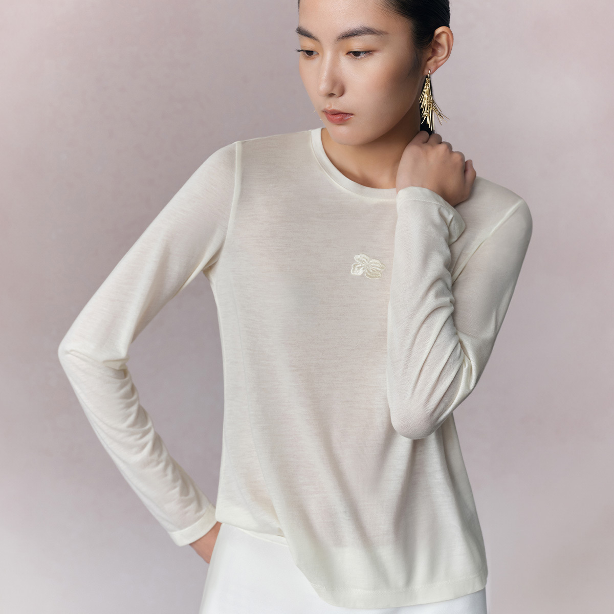 Naivee/纳薇【CC专属】【抱花富】25澳毛天丝T恤针织打底衫25B240104