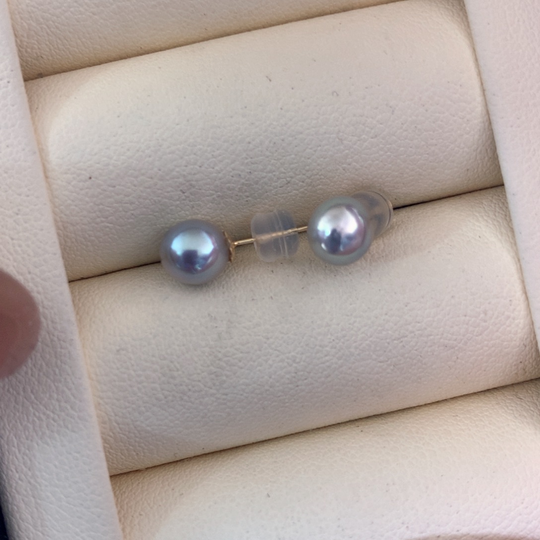 18K金镶嵌海水珍珠耳饰