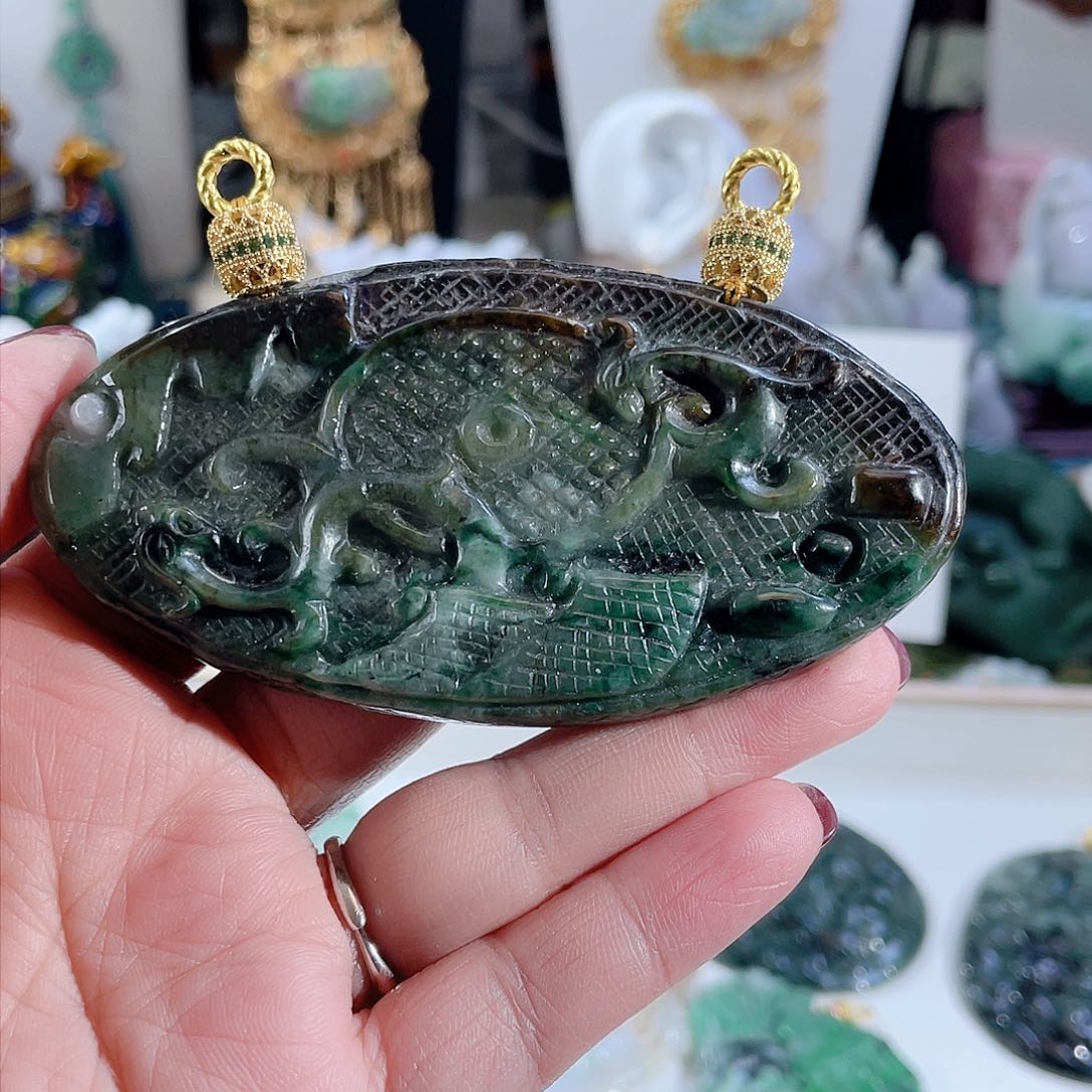 翡翠颈饰未镶嵌翡翠仿古老牌子