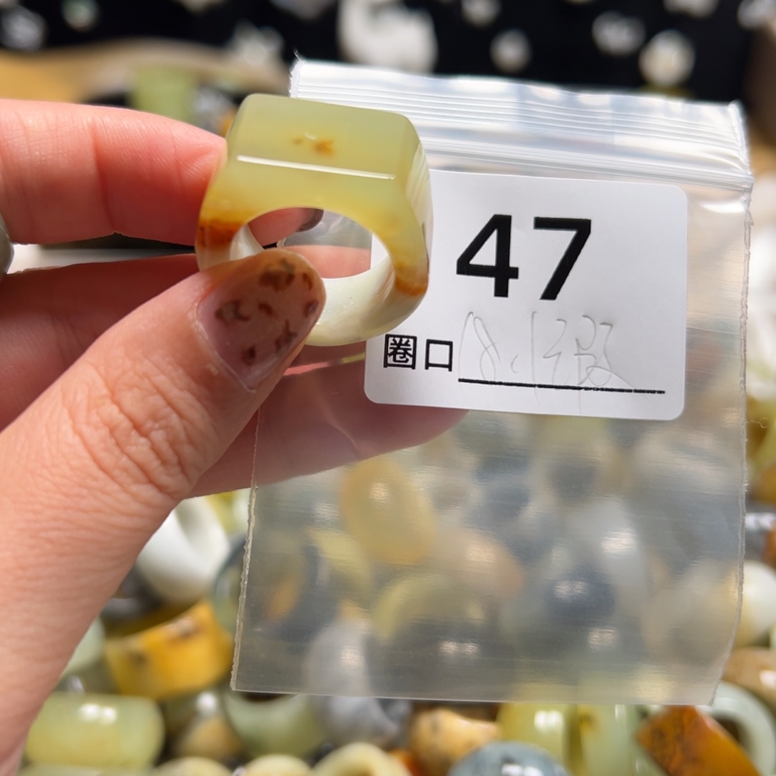 蕾***蕾蛇纹石玉未镶嵌戒指