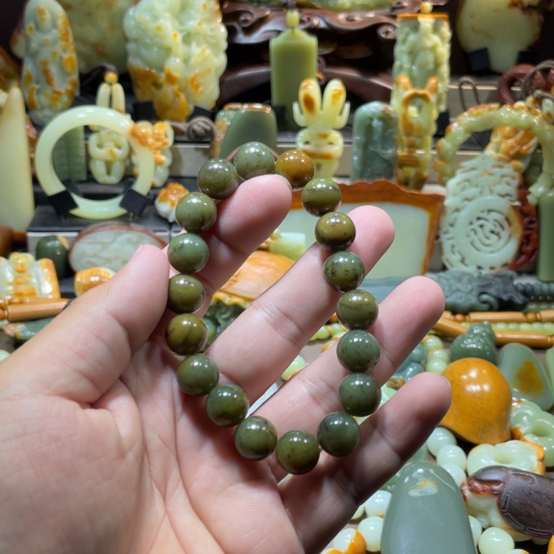 透闪石质玉未镶嵌珠宝奇石