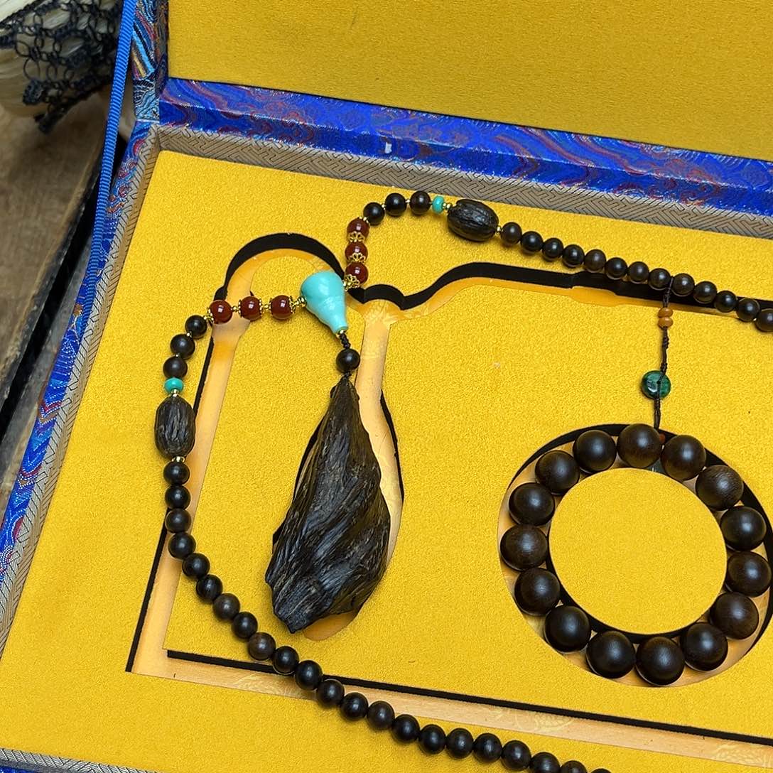 大叶紫檀（黑酸枝木类）