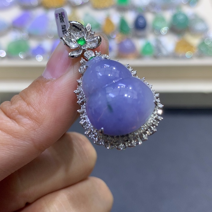 翡翠颈饰18K金镶嵌翡翠