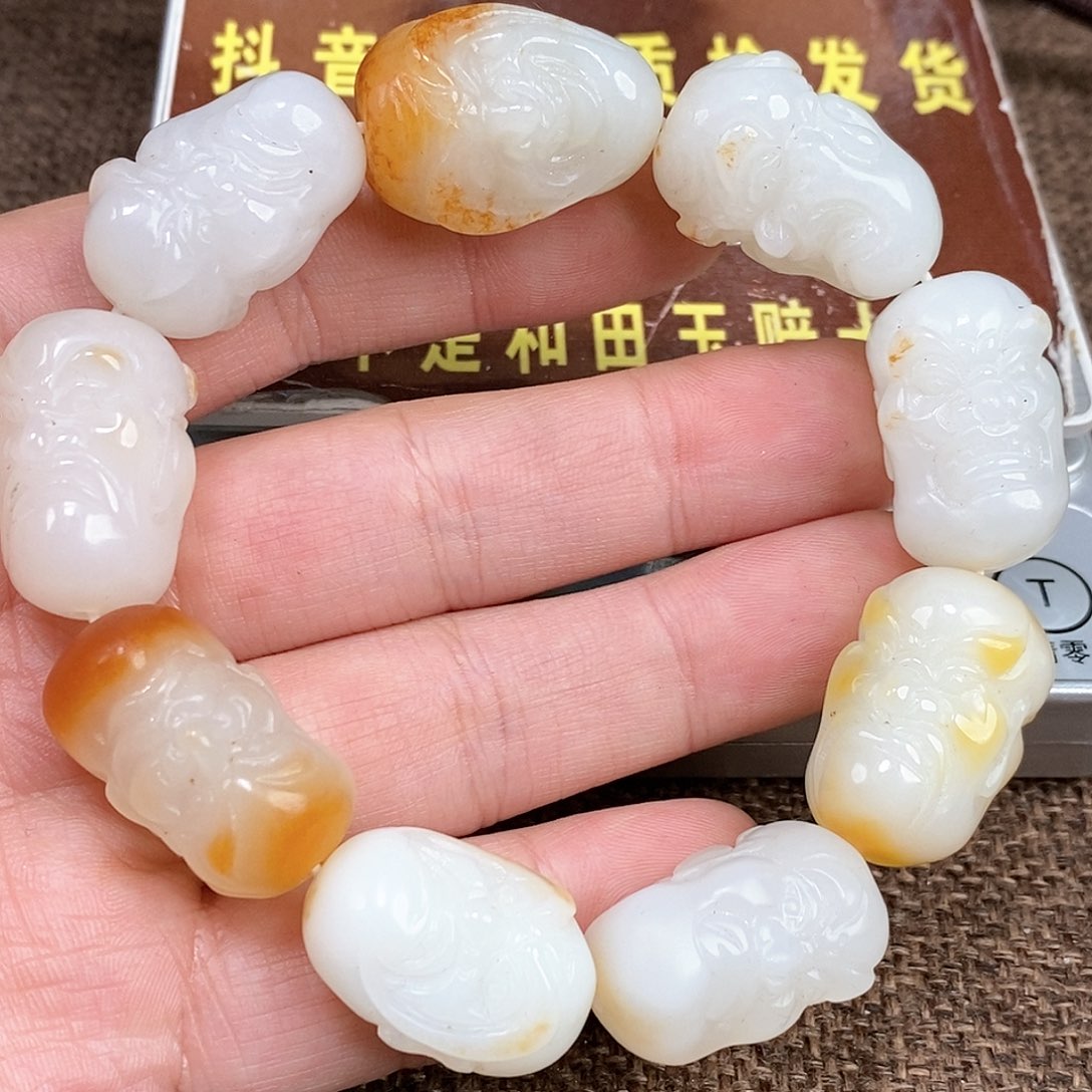 和田玉颈饰未镶嵌