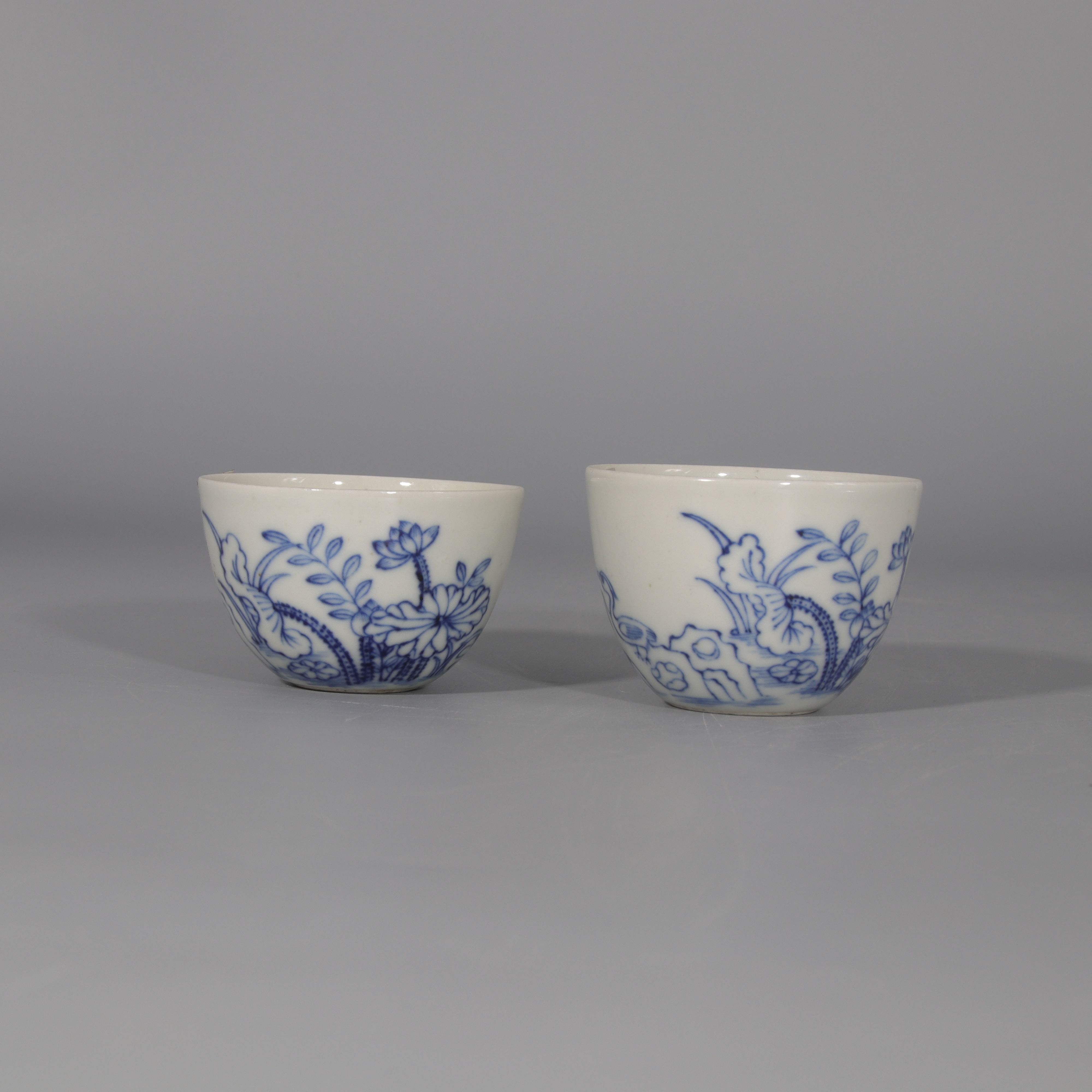 青花线描一鹭莲科杯一对    H501-204/205