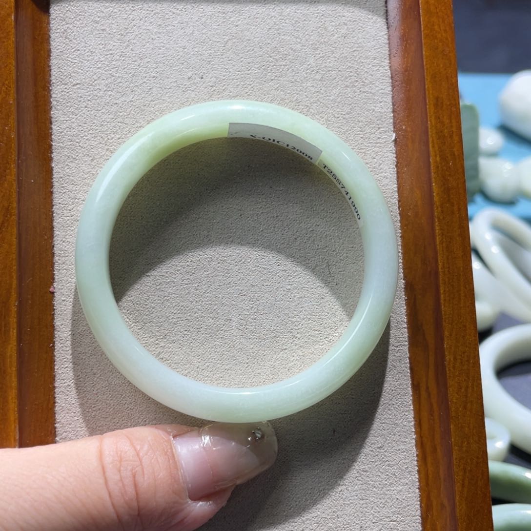 蓝田玉（蛇纹石化大理石玉）手镯未镶嵌倪