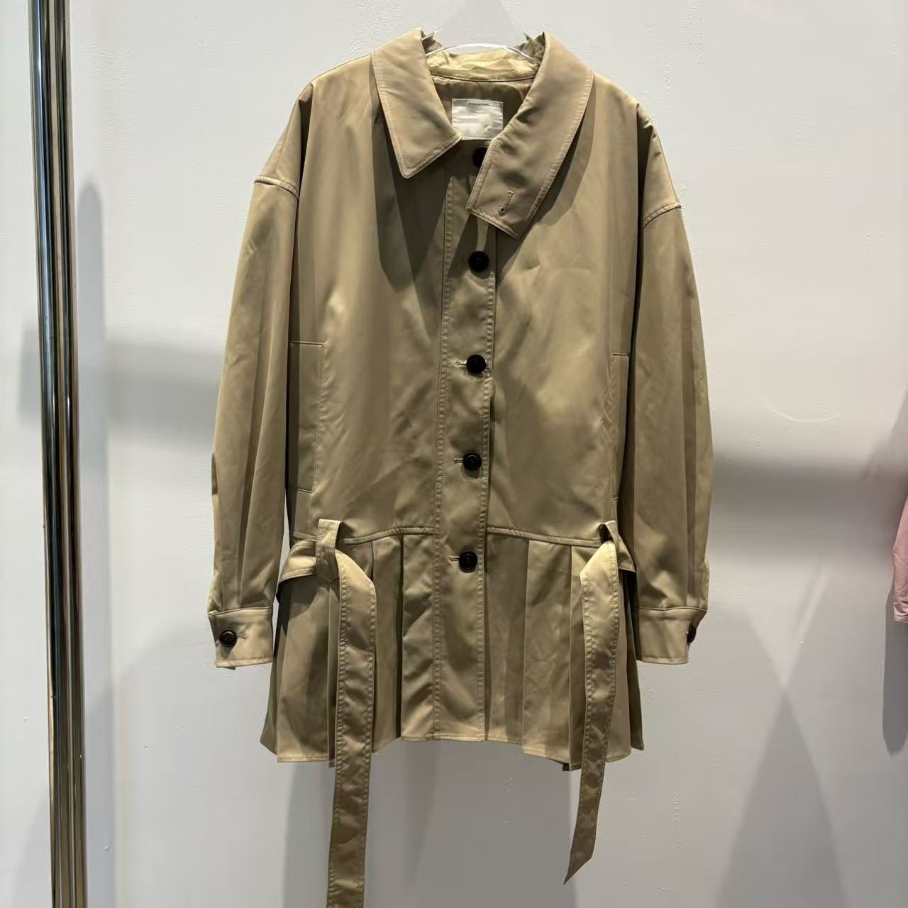 2025新款早秋气质穿搭收腰百褶短裙连衣裙复古立领风衣外套女
