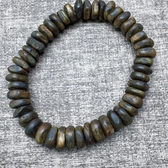 沉香手串兰*绿棋沉水碎银珠1.1/14.5