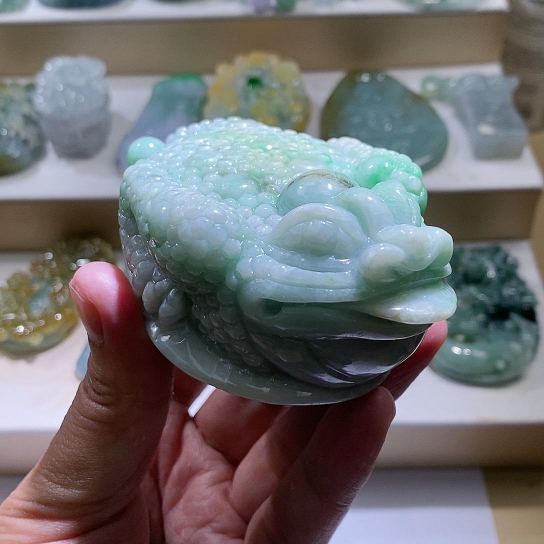 【闪购商品】翡翠颈饰未镶嵌蟾