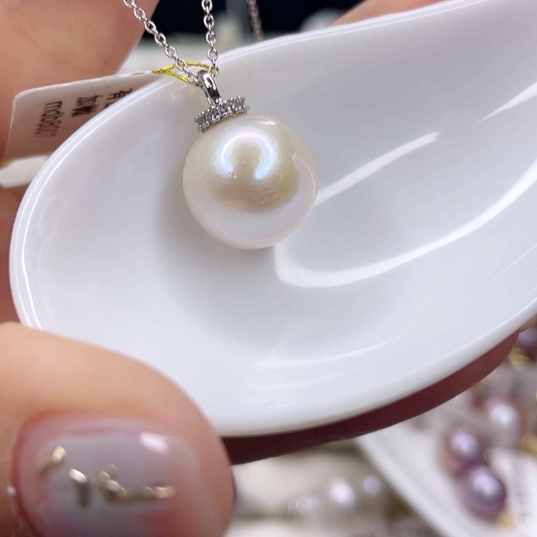 淡水珍珠吊坠(赠链)未镶嵌