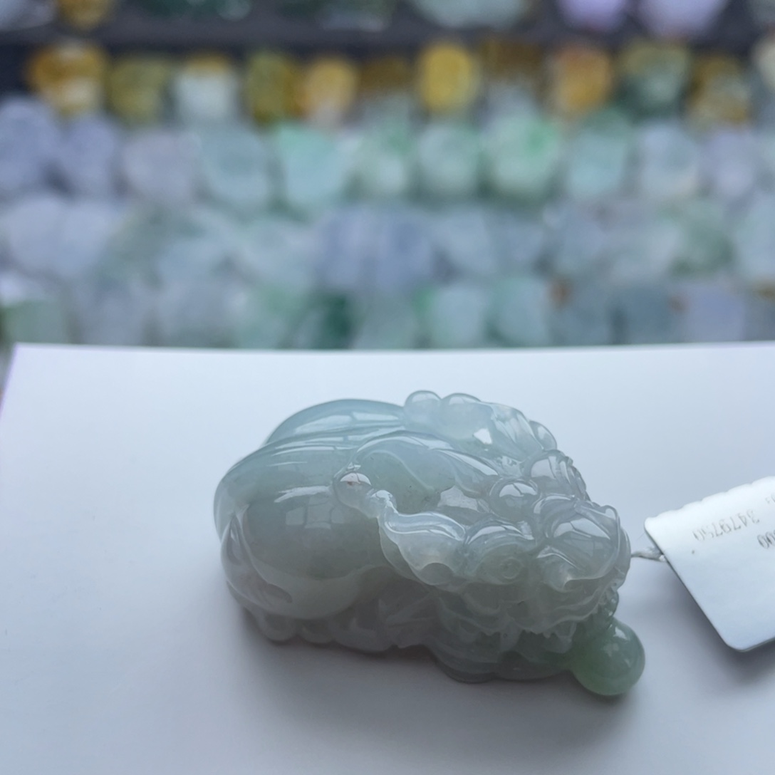 翡翠颈饰未镶嵌貔貅