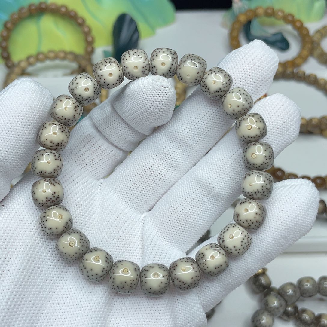 星月菩提手串35。10/9绿包白黄金瞳毕业