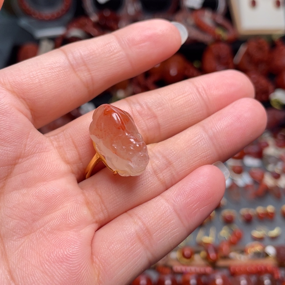 南红玛瑙银S925镶嵌貔貅戒指