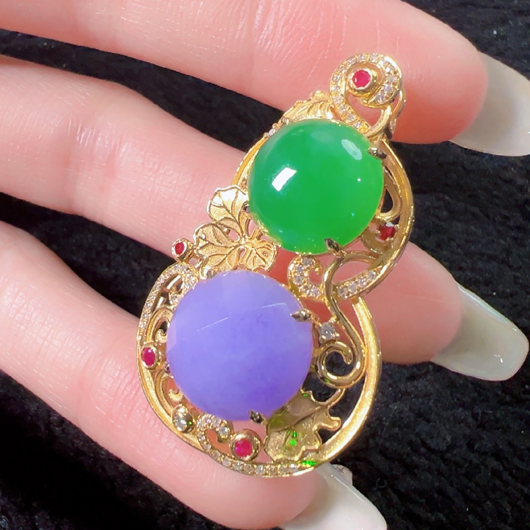 翡翠18K金镶嵌颈饰签收后24小时鉴赏期，过时不退