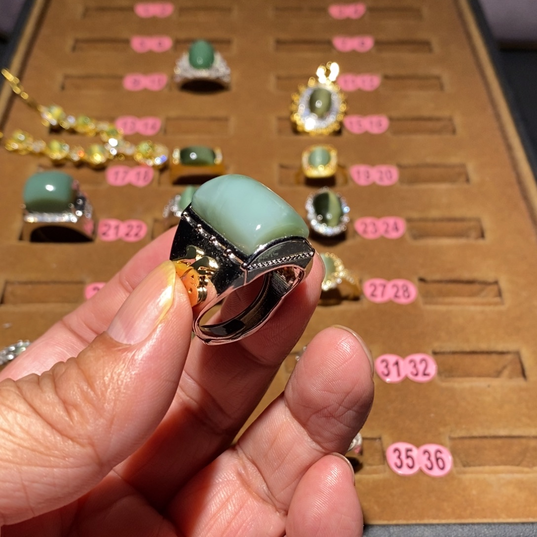 和田玉未镶嵌戒指