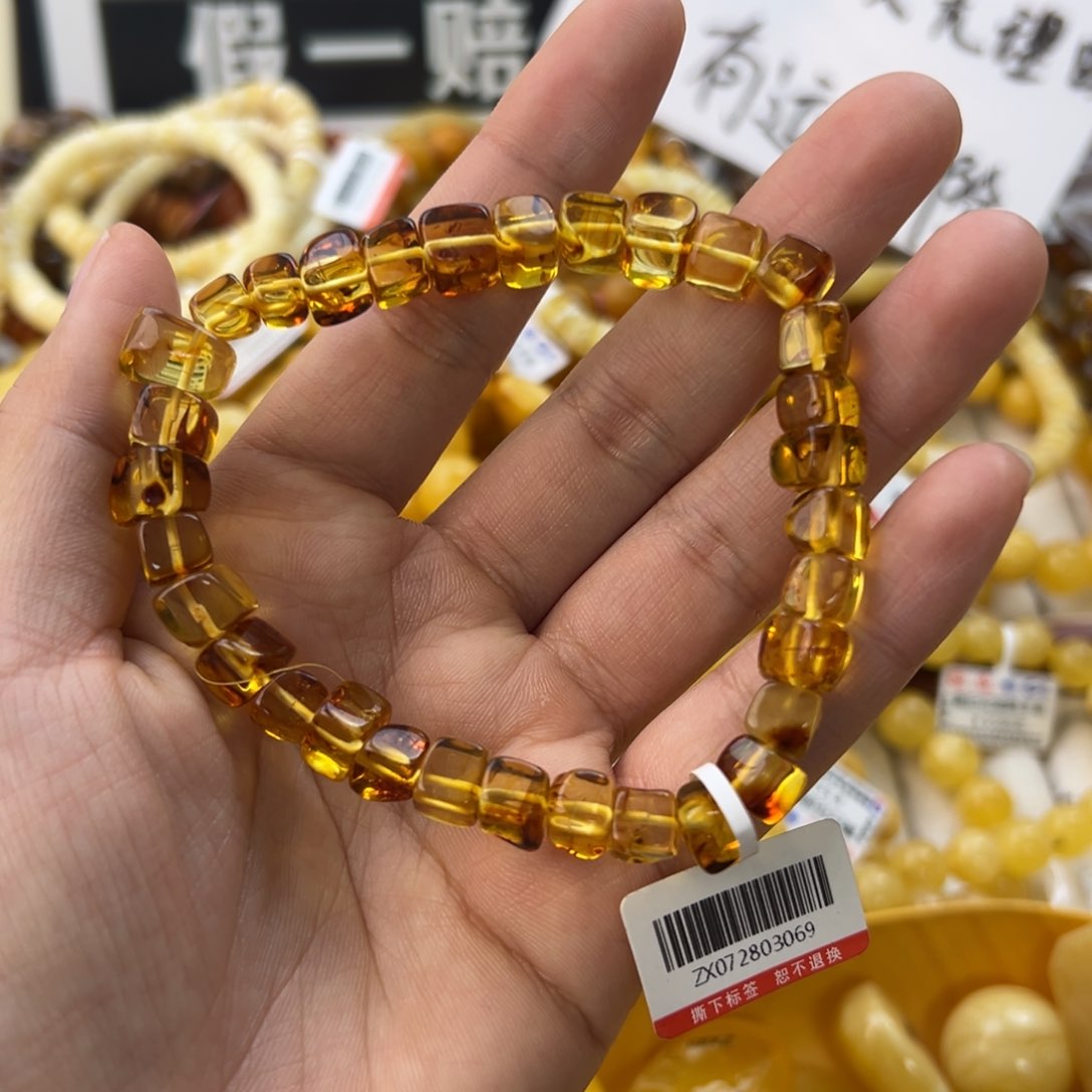未镶嵌琥珀珠宝奇石