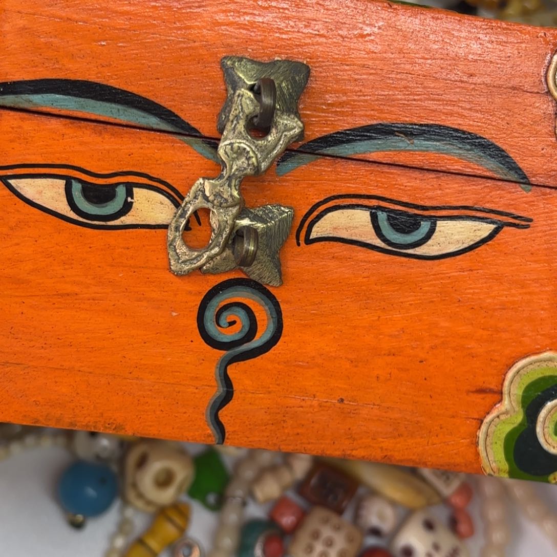 只买单纯的吊坠，没带链子，属的性质。无不****?