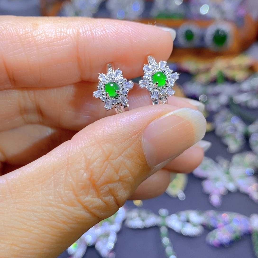 翡翠颈饰银S925镶嵌天然翡翠